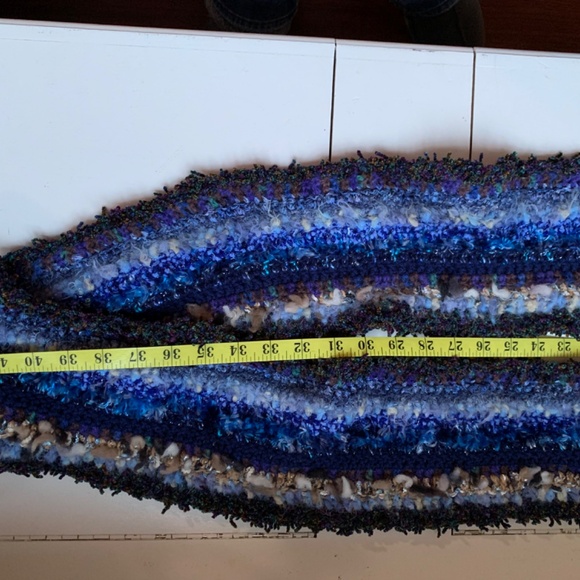 Hand knit Scarf - Picture 3 of 4